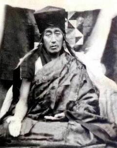 སྡེ་གཞུང་སྤྲུལ་སྐུ་ཨ་འཇམ།