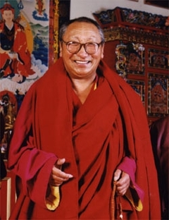 མཁན་པོ་པདྨ་ཚེ་དབང་ལྷུན་གྲུབ།