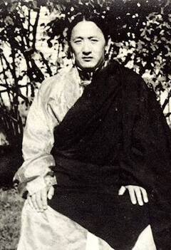 Sakya Dagchen Rinpoche